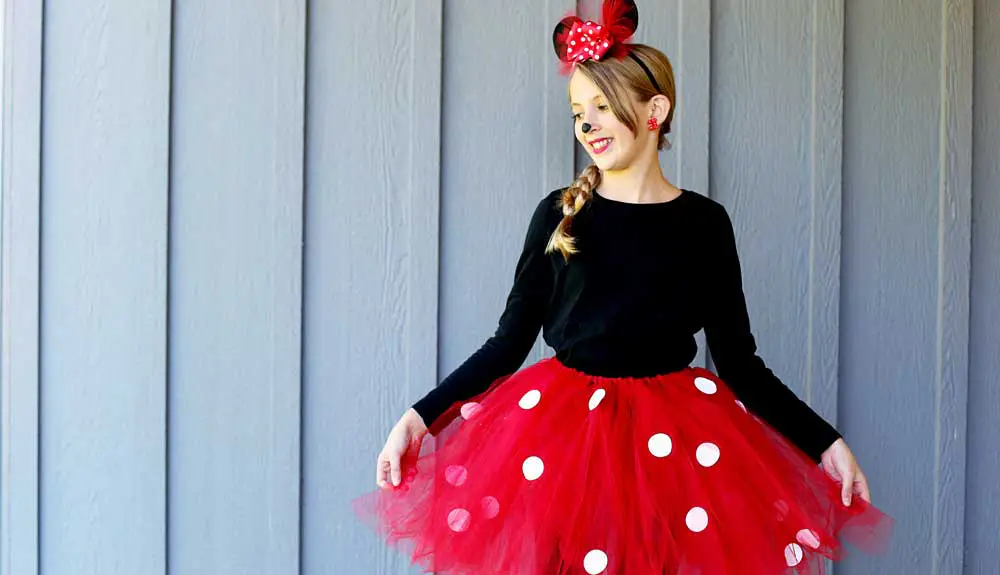 Lav et nemt Minnie Mouse kostume